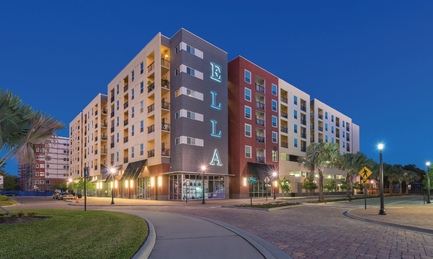 A New Restaurant Brings Buzz to Tampa Mixed-Use Development ENCORE!